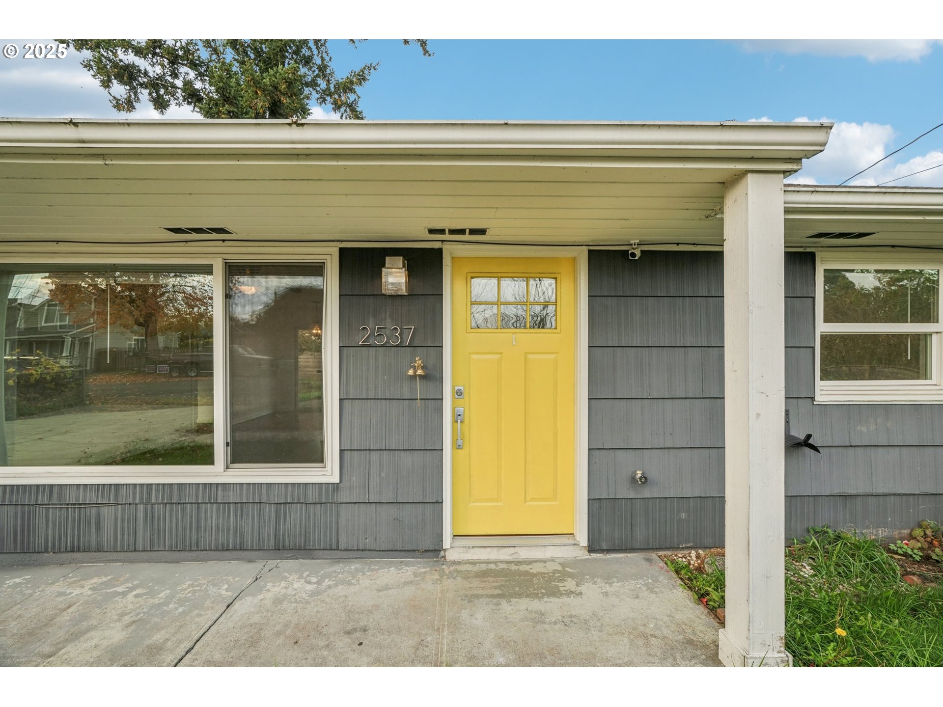 2537 Northeast 111th Avenue Portland, OR 97220 - Photo 2 of 35