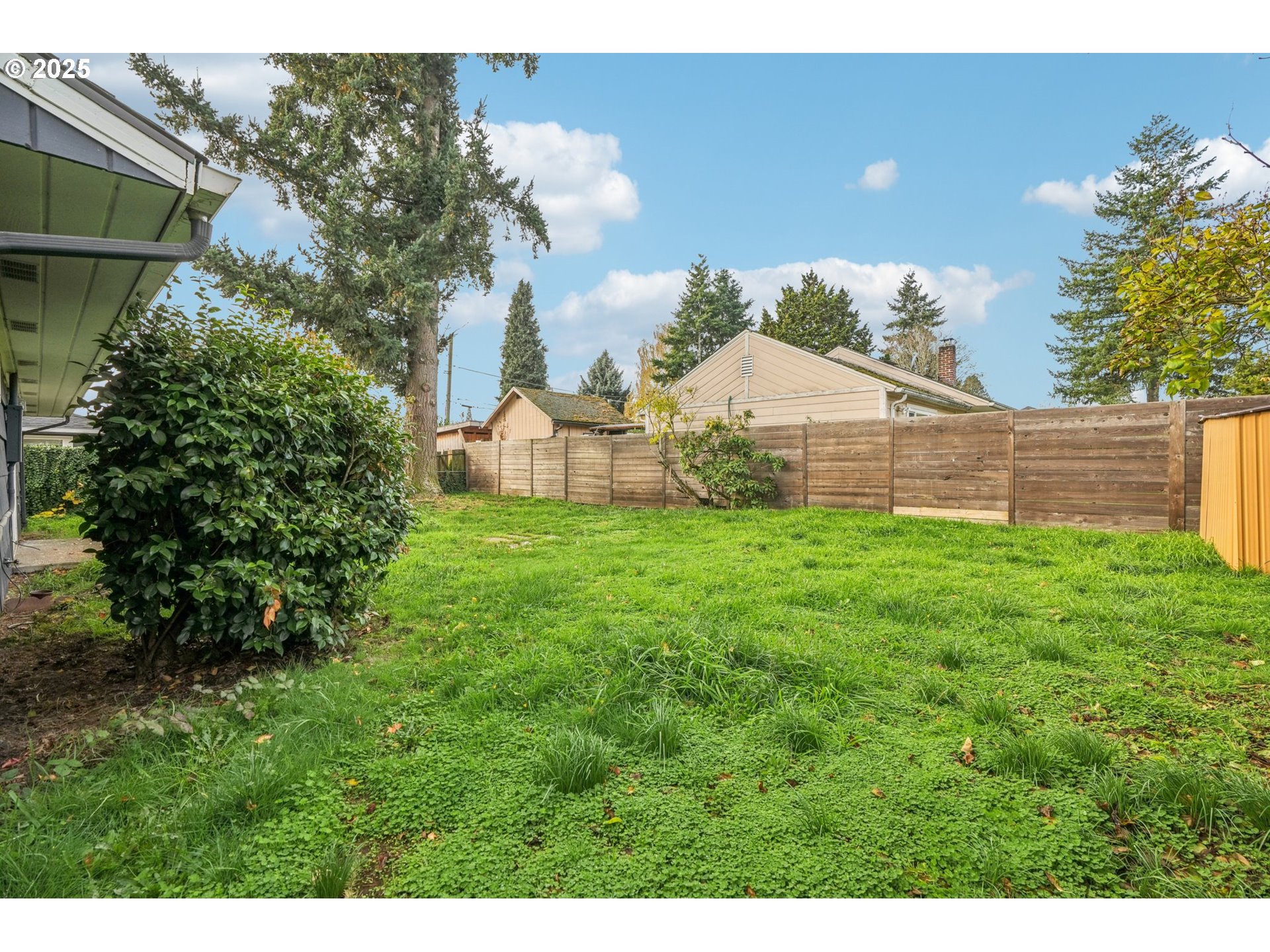 2537 Northeast 111th Avenue Portland, OR 97220 - Photo 32 of 35