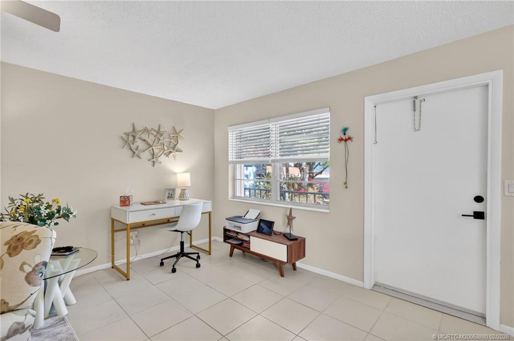 2600 Southeast Ocean Boulevard, Unit M10 Stuart, FL 34996 - Photo 2 of 36 Entry space easily accommodates your office.