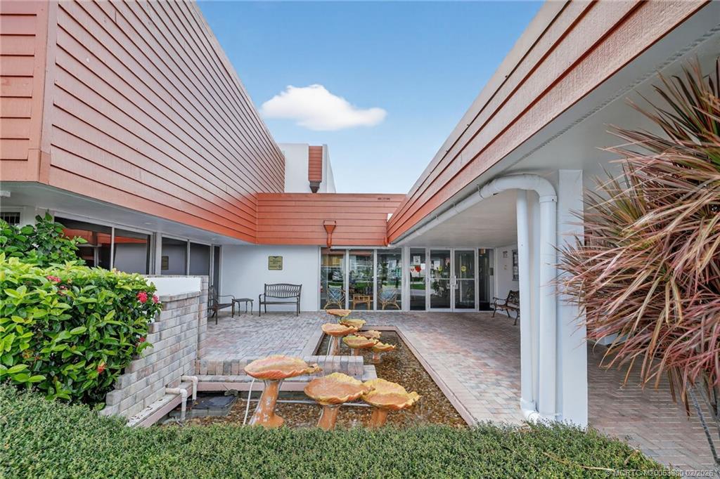 2600 Southeast Ocean Boulevard, Unit M10 Stuart, FL 34996 - Photo 27 of 36 Enrty to the extreamy active Vista Pines Club House