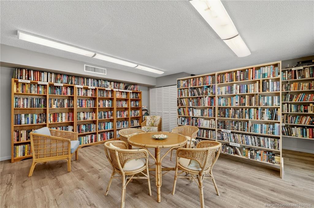 2600 Southeast Ocean Boulevard, Unit M10 Stuart, FL 34996 - Photo 30 of 36 Abundant library at the clubhouse.