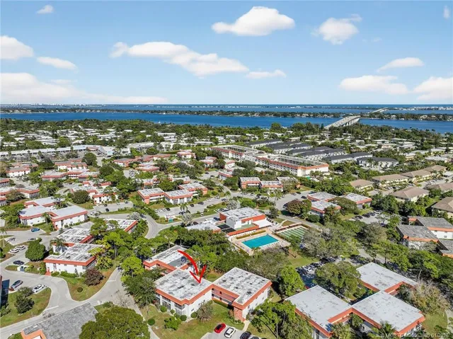 $105,000 | 2600 Southeast Ocean Boulevard, Unit M10, Stuart, FL 34996