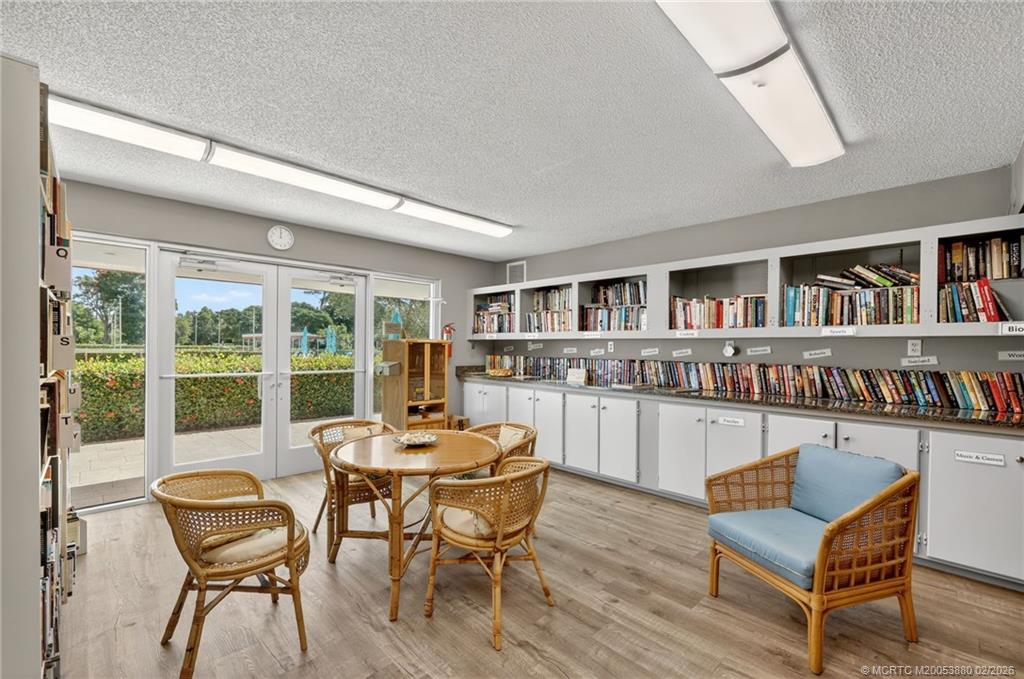 2600 Southeast Ocean Boulevard, Unit M10 Stuart, FL 34996 - Photo 31 of 36 Abundant library at the club house.