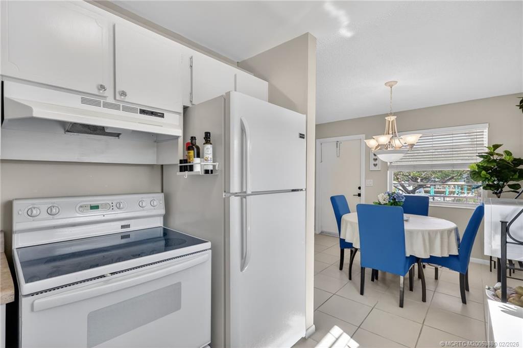 2600 Southeast Ocean Boulevard, Unit M10 Stuart, FL 34996 - Photo 8 of 36 Opens to the dining space.
