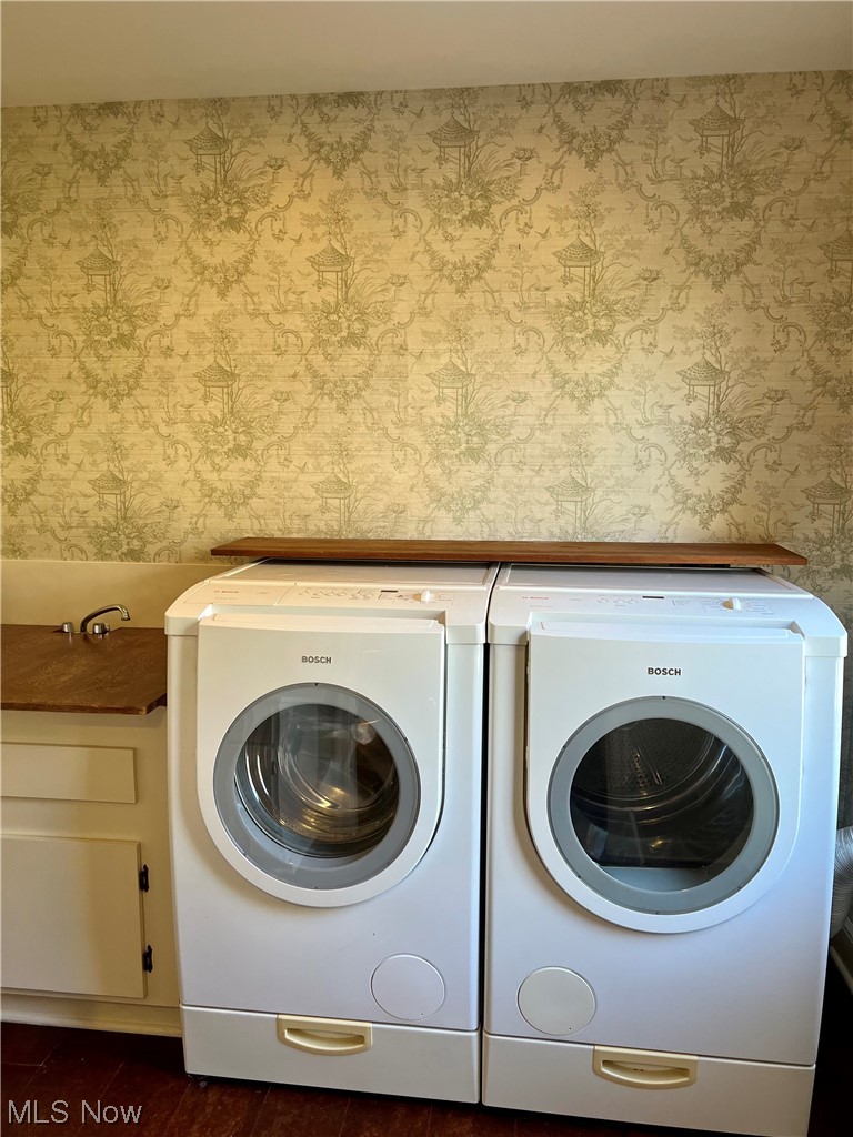 1175 East Calla Road, Unit C111 Youngstown, OH 44514 - Photo 15 of 33 Bosch washer and dryer stay