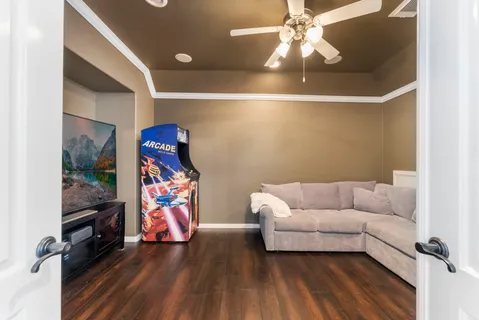 $1,225,000 | 6 Lagato Place, Spring, TX 77382