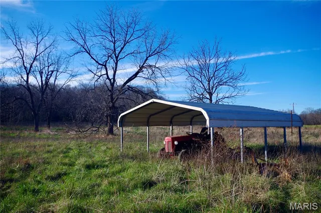 $299,900 | 3662 Lick Creek Road, Leasburg, MO 65535