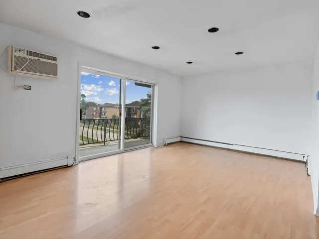 $150,000 | 8059 West 84th Street, Unit 3N, Justice, IL 60458