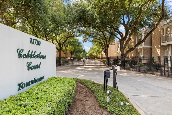 $1,600 | 11710 Southlake Drive, Unit 51, Houston, TX 77077