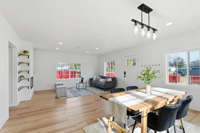 $306,999 | 2102 Washington Avenue, Caldwell, ID 83605