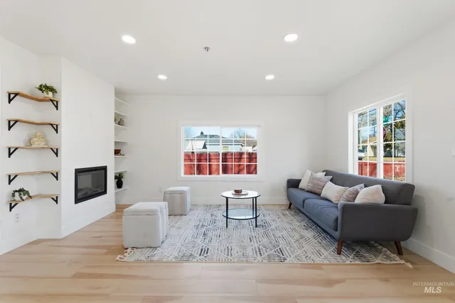 $306,999 | 2102 Washington Avenue, Caldwell, ID 83605