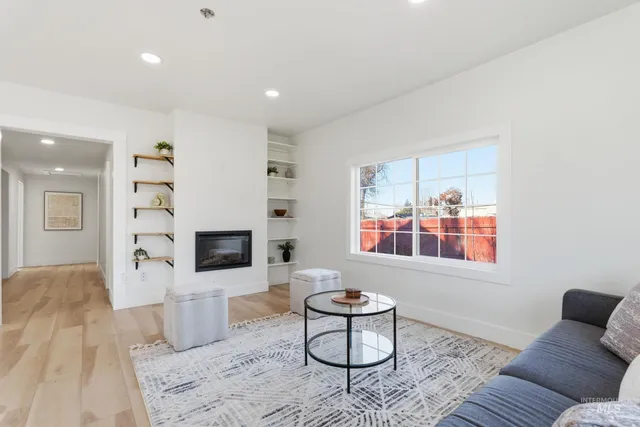 $306,999 | 2102 Washington Avenue, Caldwell, ID 83605