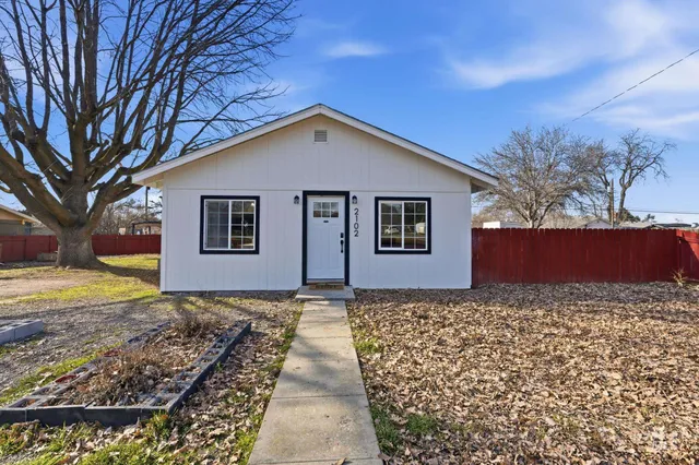 $306,999 | 2102 Washington Avenue, Caldwell, ID 83605