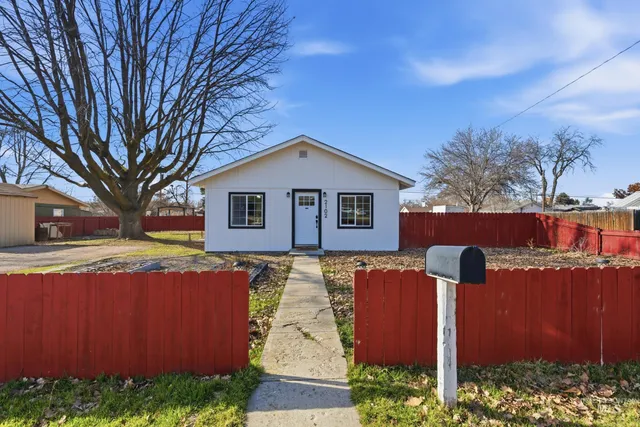 $306,999 | 2102 Washington Avenue, Caldwell, ID 83605