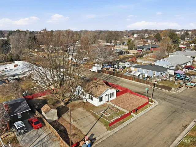 $306,999 | 2102 Washington Avenue, Caldwell, ID 83605