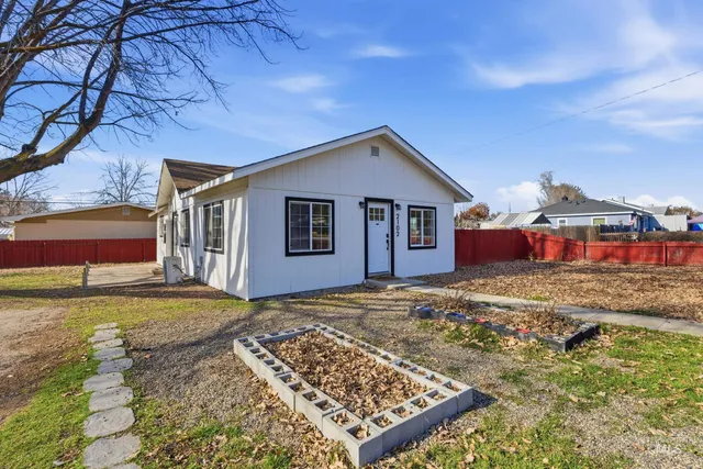 $306,999 | 2102 Washington Avenue, Caldwell, ID 83605