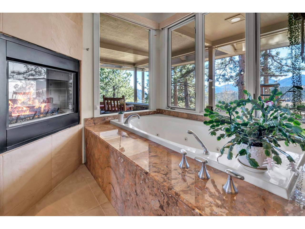 7321 Flagstaff Road Boulder, CO 80302 - Photo 15 of 50 Primary bathroom with jetted tub and views