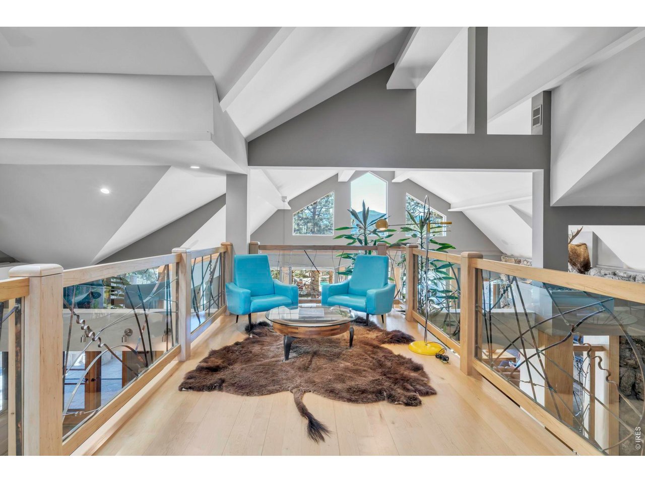 7321 Flagstaff Road Boulder, CO 80302 - Photo 24 of 50 Light and bright loft area on 2nd floor