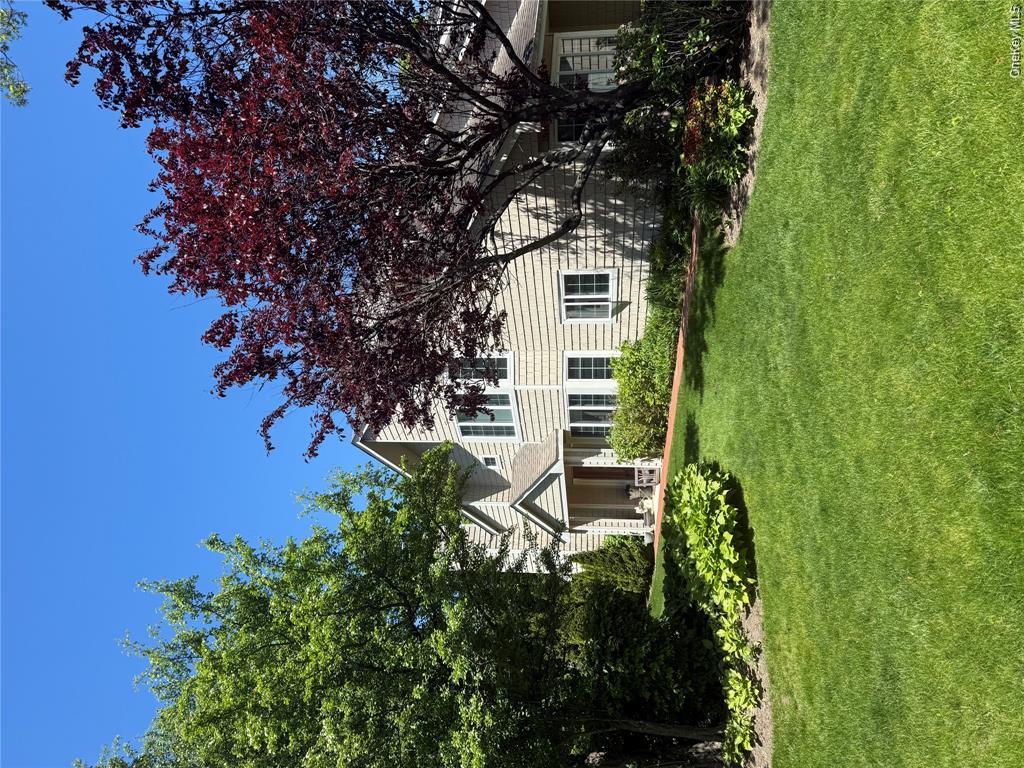 34 Cedar Ridge Lane Bay Shore, NY 11706 - Photo 2 of 7