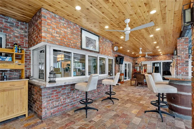 $1,792,700 | 19901 Northeast 21st Avenue, Miami, FL 33179