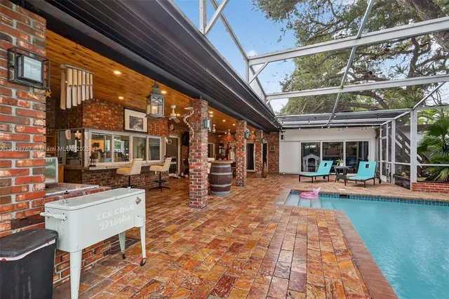 $1,792,700 | 19901 Northeast 21st Avenue, Miami, FL 33179