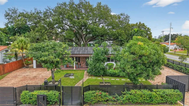 $1,792,700 | 19901 Northeast 21st Avenue, Miami, FL 33179