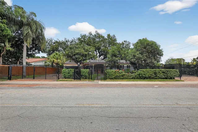 $1,792,700 | 19901 Northeast 21st Avenue, Miami, FL 33179