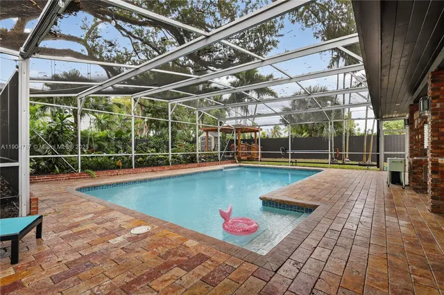 $1,792,700 | 19901 Northeast 21st Avenue, Miami, FL 33179