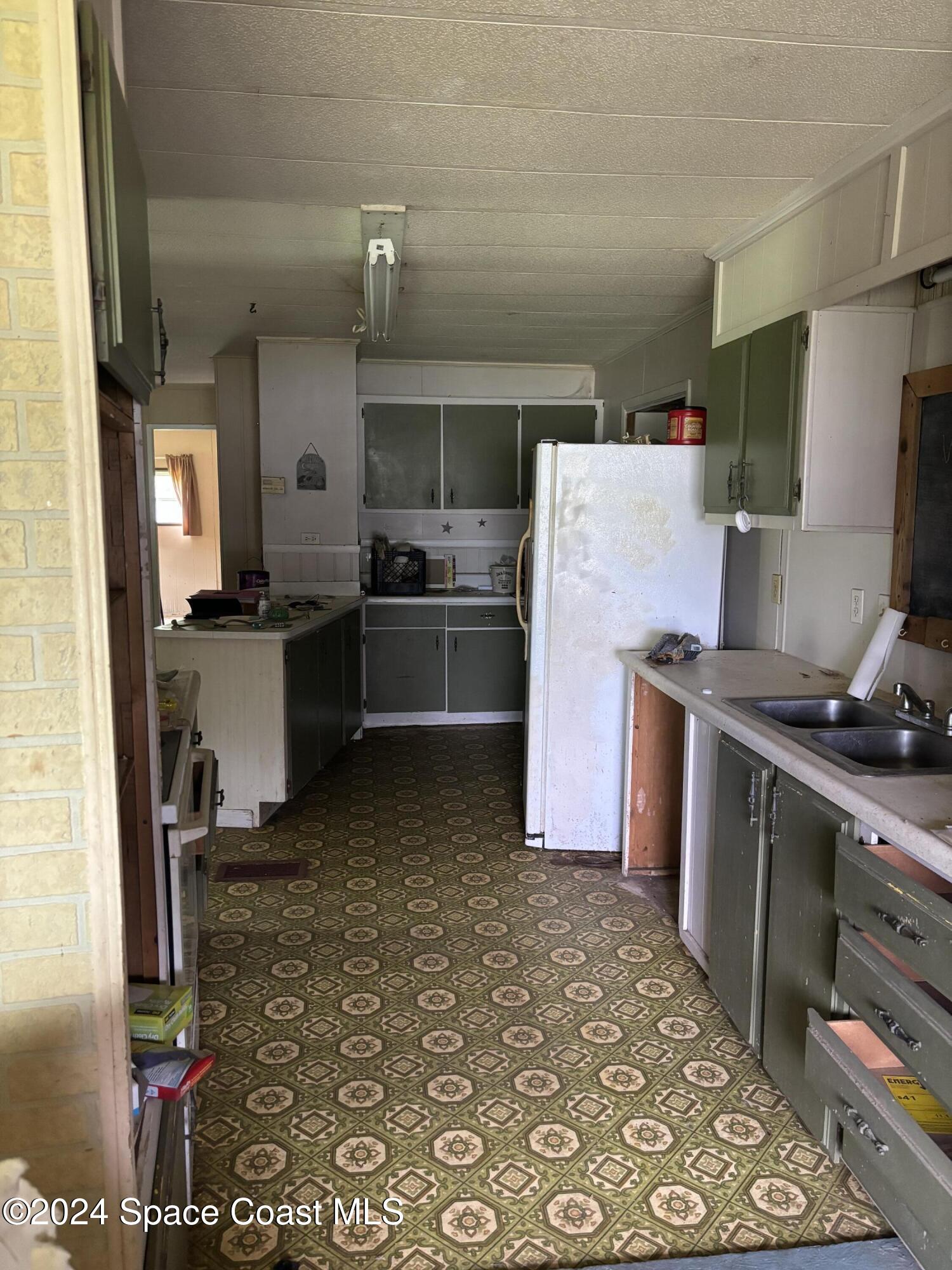 3515 Brockett Road Mims, FL 32754 - Photo 6 of 33 kitchen