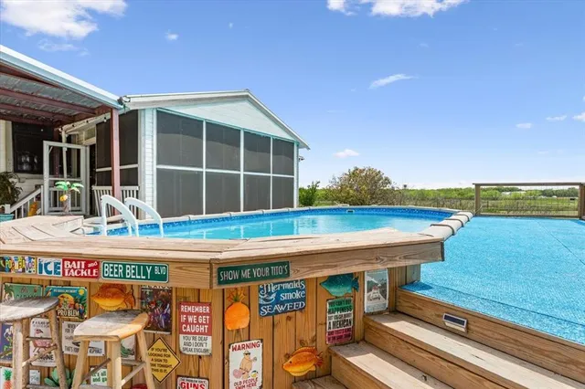 a view of an outdoor space