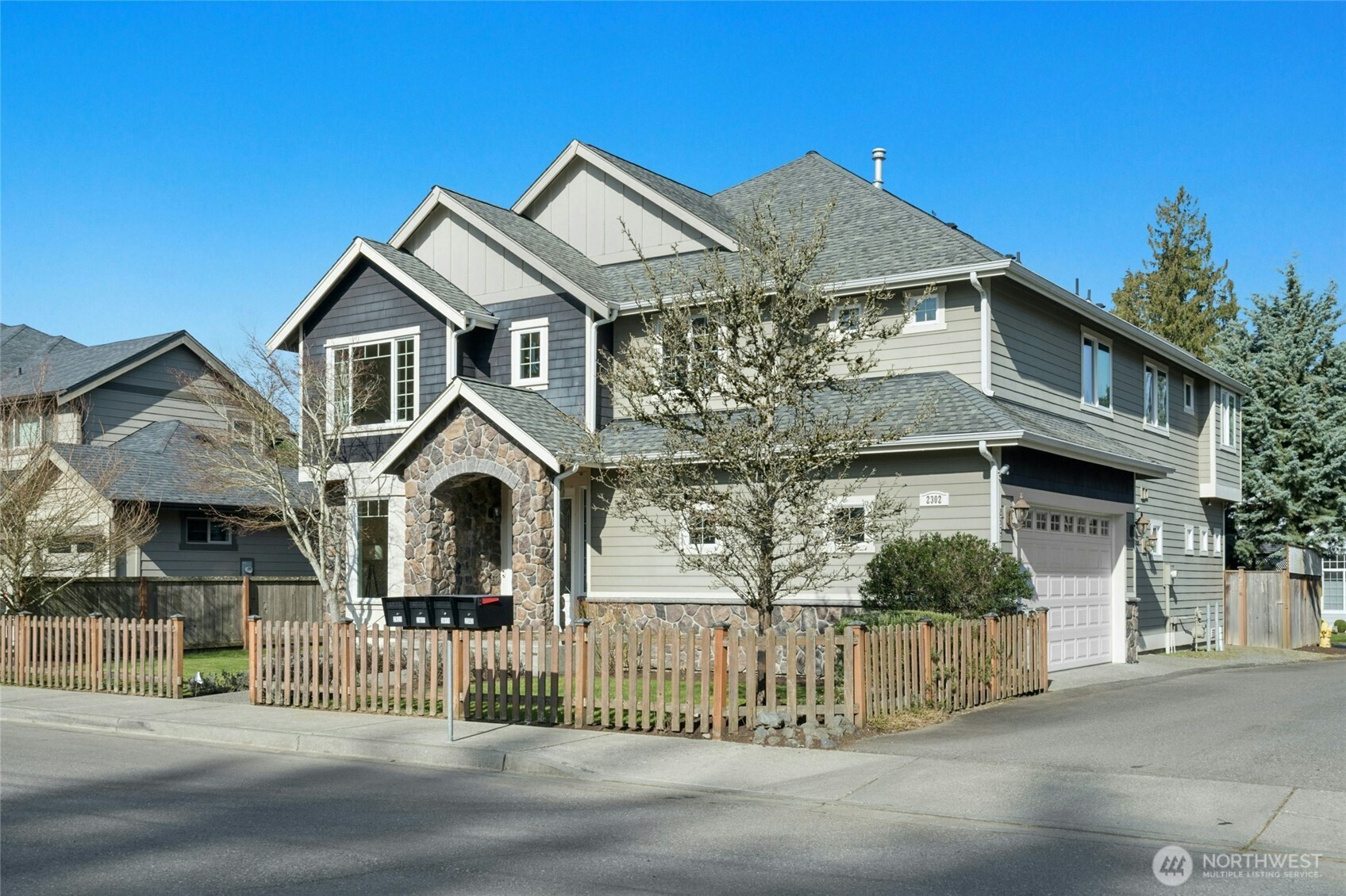 2302 Northeast 28th Street Renton, WA 98056 - Photo 3 of 40 Gallery Image 3