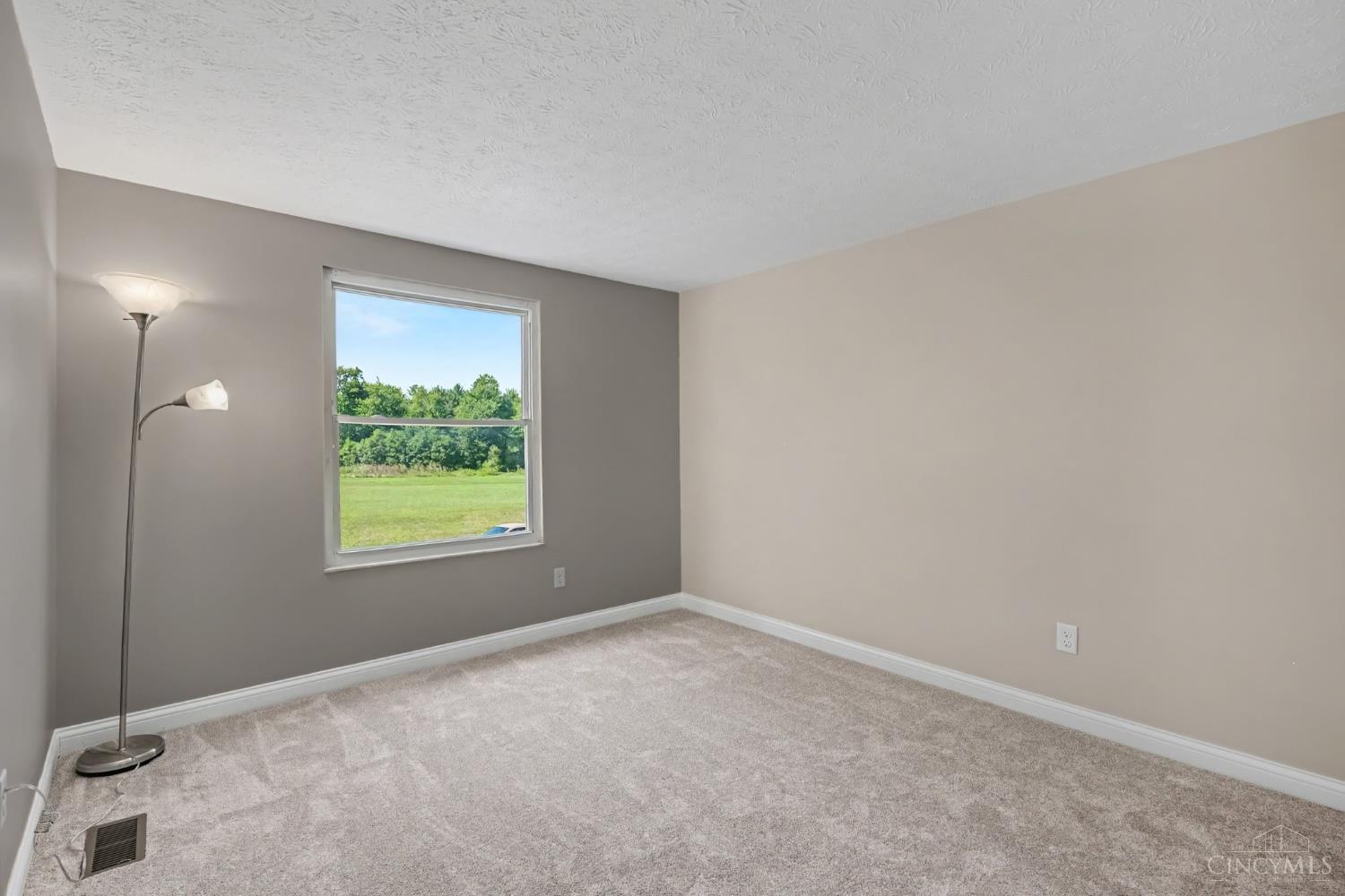 1492 Kingsbury Drive Cincinnati, OH 45240 - Photo 17 of 26 Gallery Image 17