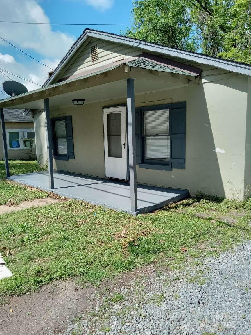 381 North Cleghorn Street Rutherfordton, NC 28139 - Photo 2 of 18 a house with yard in front of it
