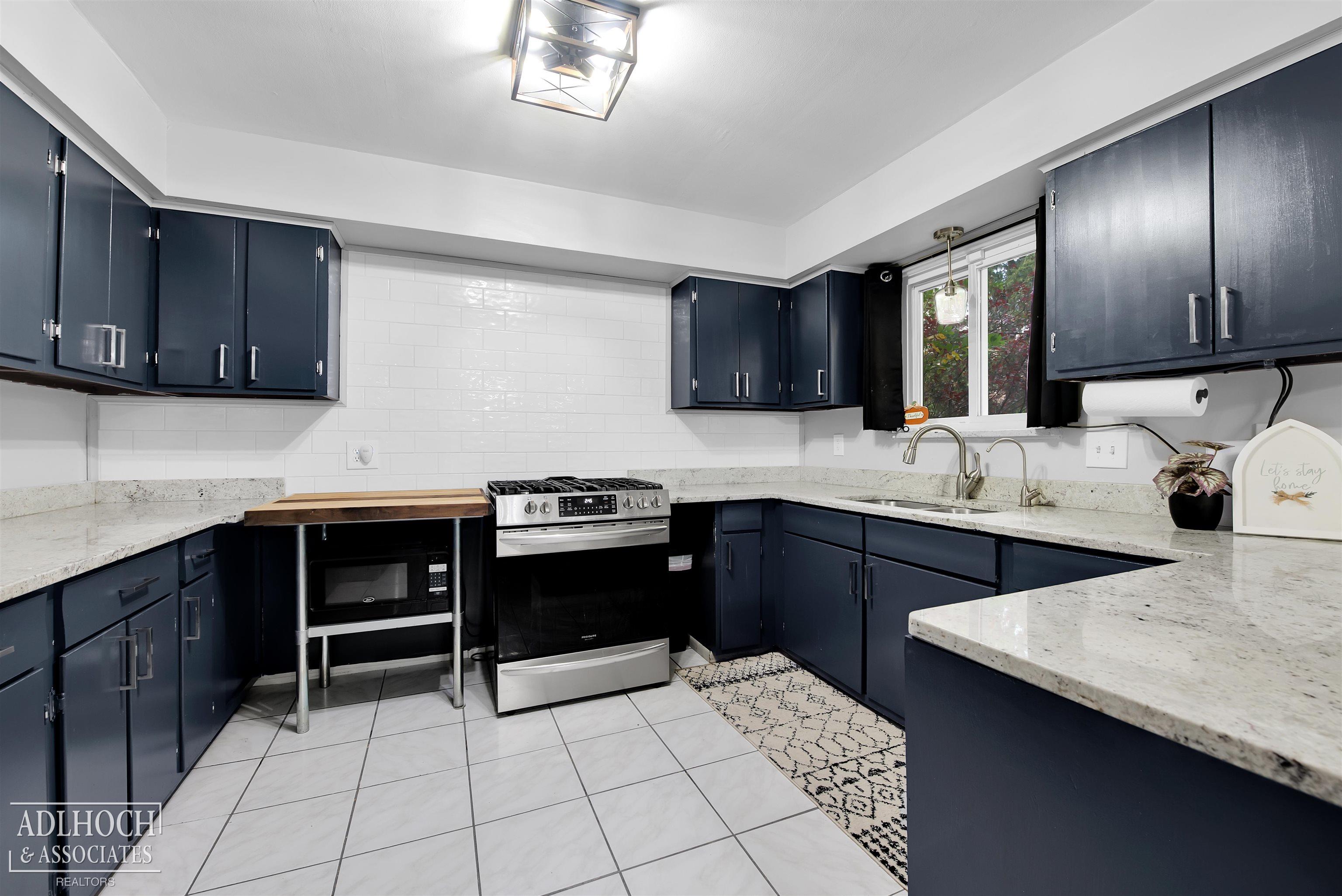 8390 Kendall Road Columbus, MI 48063 - Photo 4 of 27