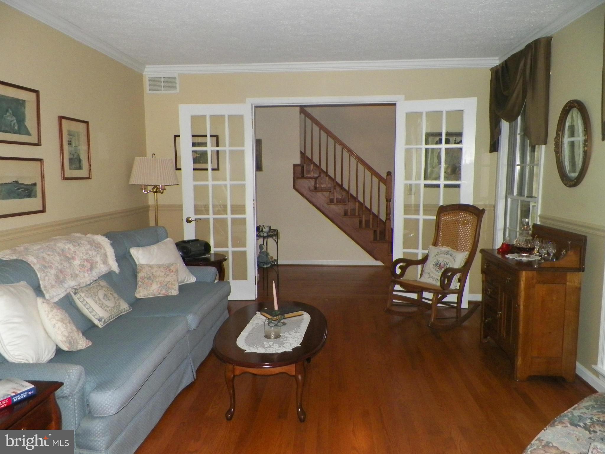 201 Minnick Road Inwood, WV 25428 - Photo 4 of 26 Living Room