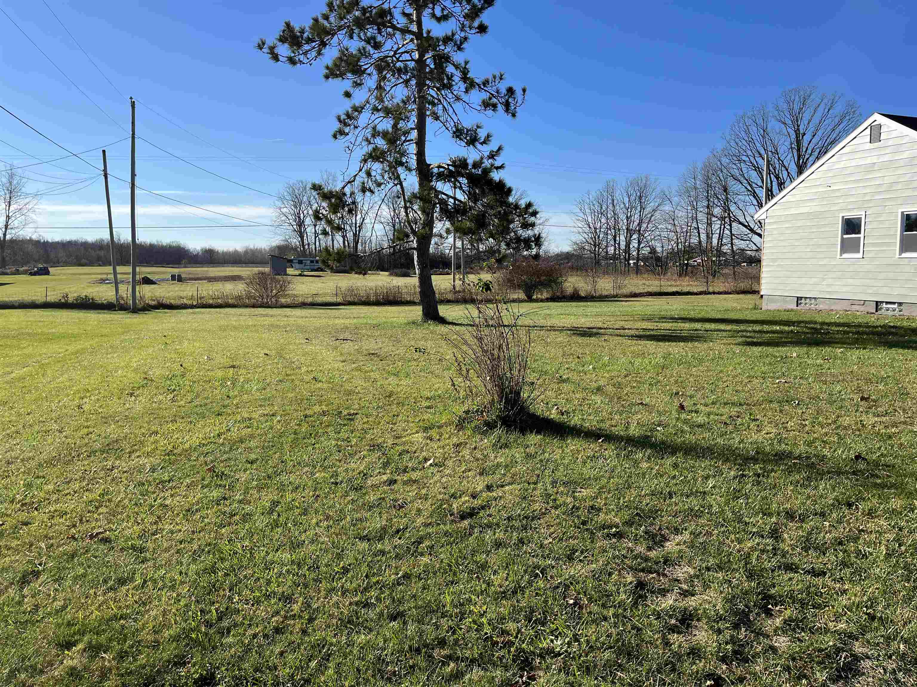 2385 Baldwin Road Fenton, MI 48430 - Photo 24 of 26 Side Yard