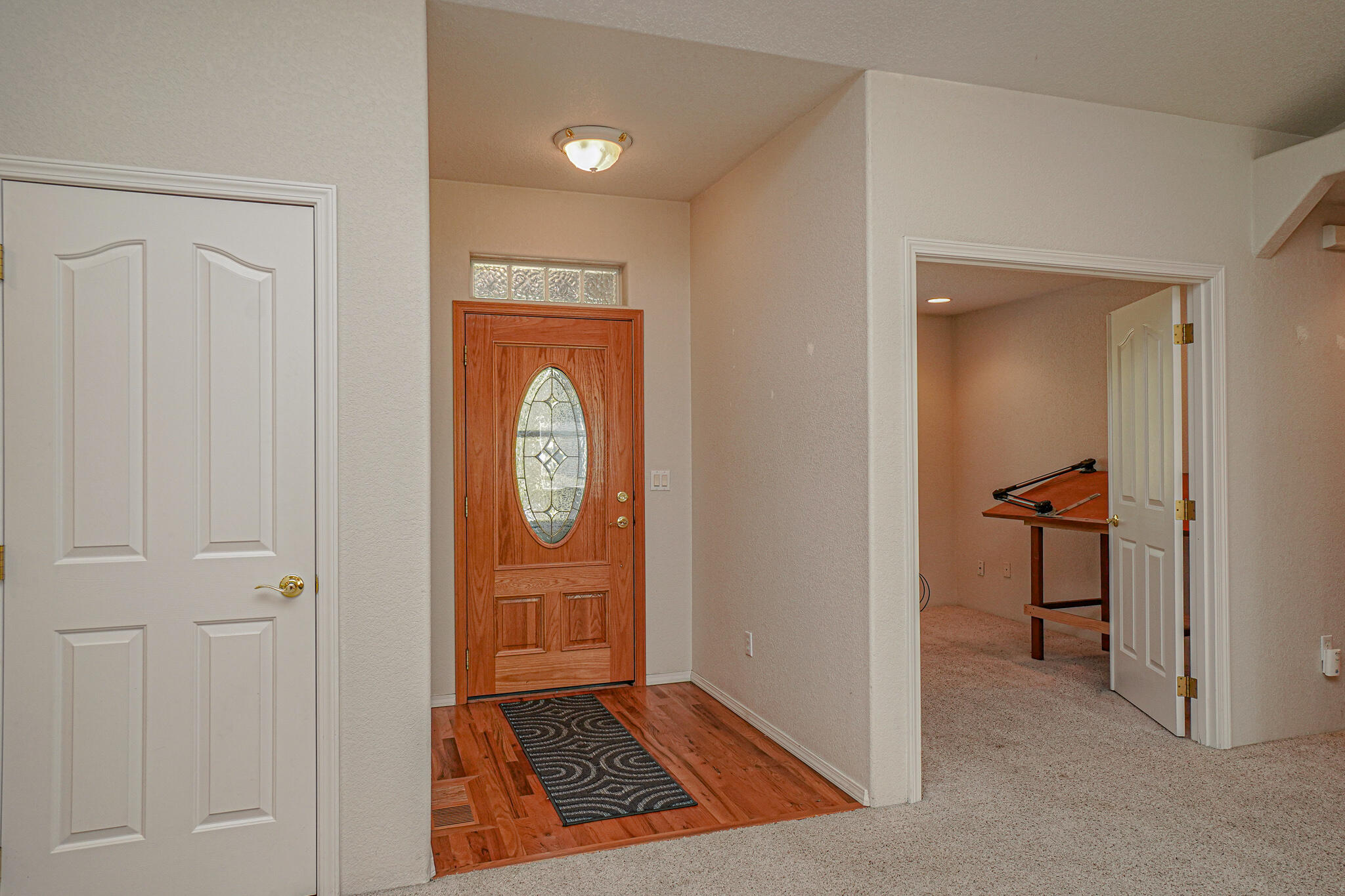 2398 Springbrook Road, Unit 4 Medford, OR 97504 - Photo 3 of 27 entry