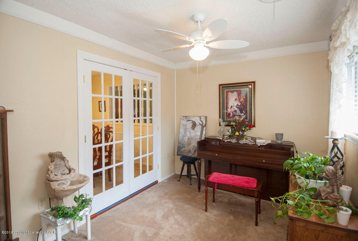 6827 Rochelle Lane Amarillo, TX 79109 - Photo 20 of 29 OFFICE VIEW 1