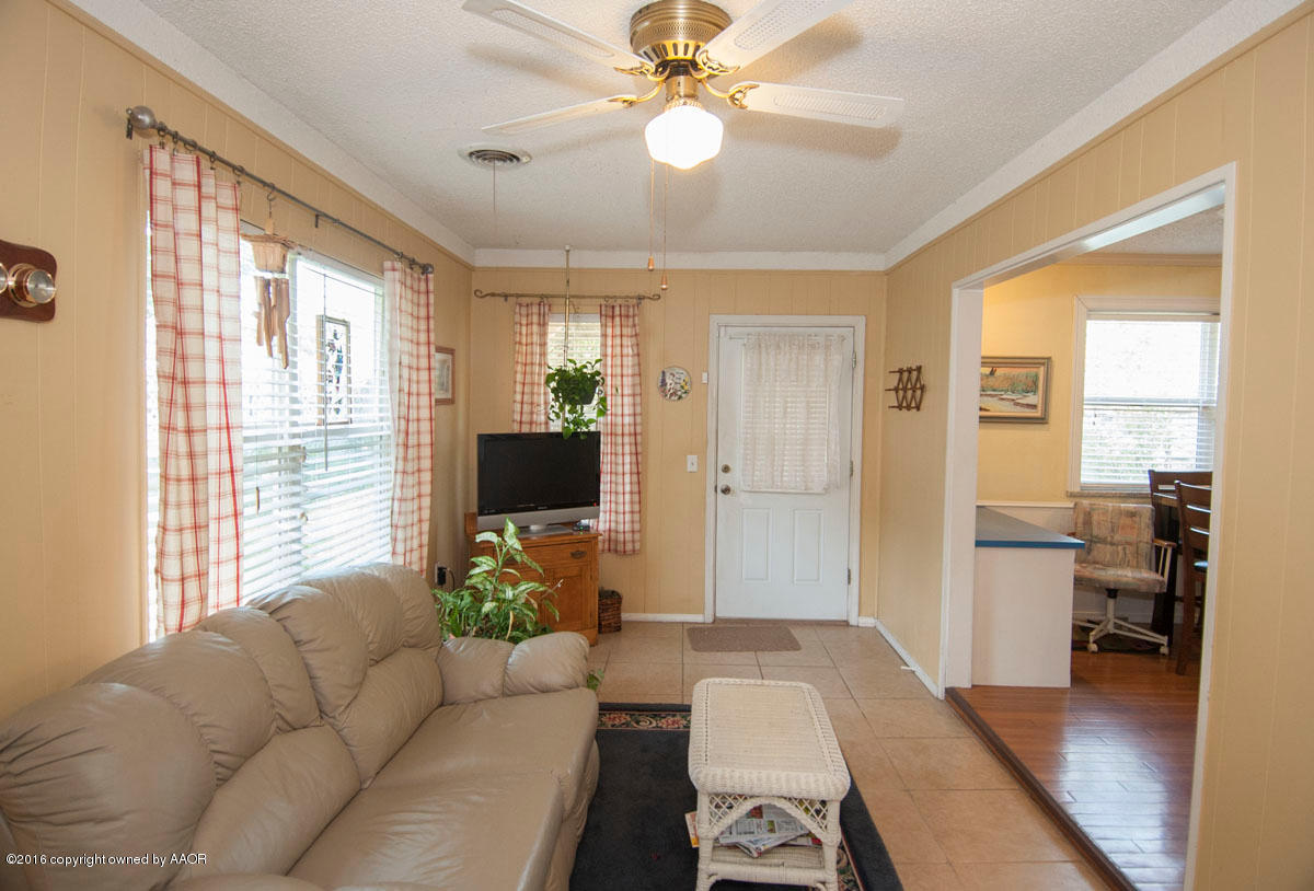 6827 Rochelle Lane Amarillo, TX 79109 - Photo 22 of 29 SUN ROOM VIEW 1