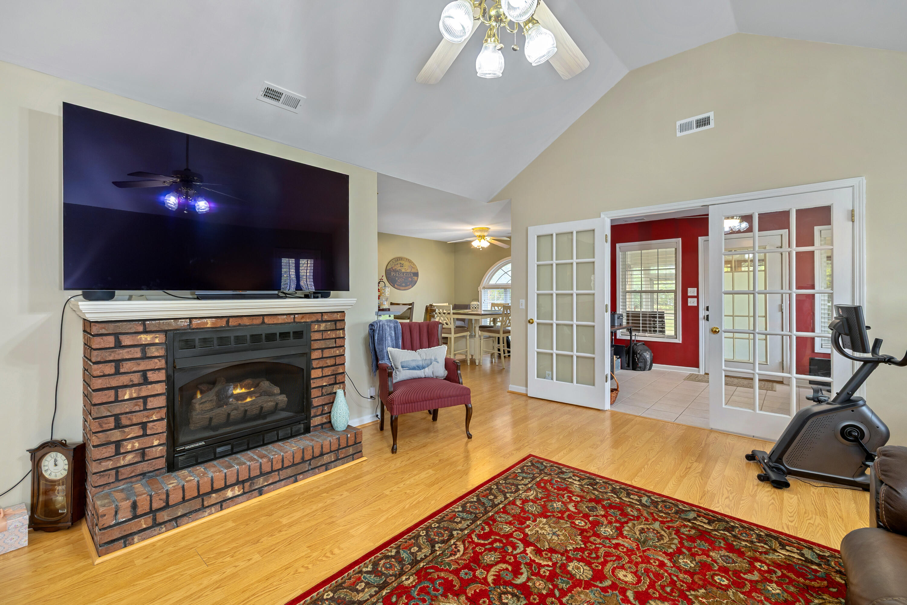 105 Oakview Circle Manning, SC 29102 - Photo 11 of 57