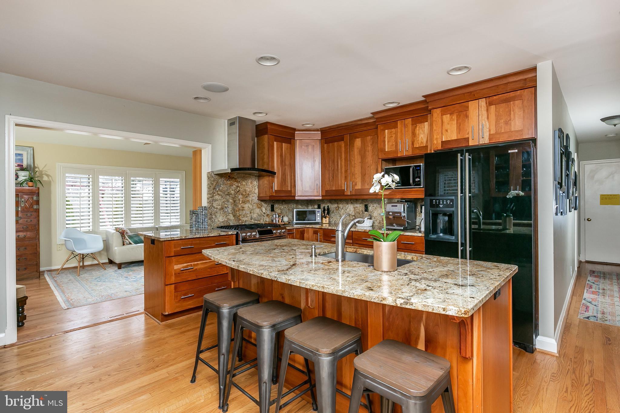 630 Piccadilly Road Towson, MD 21204 - Photo 10 of 38 Immaculate Gourmet Kitchen
