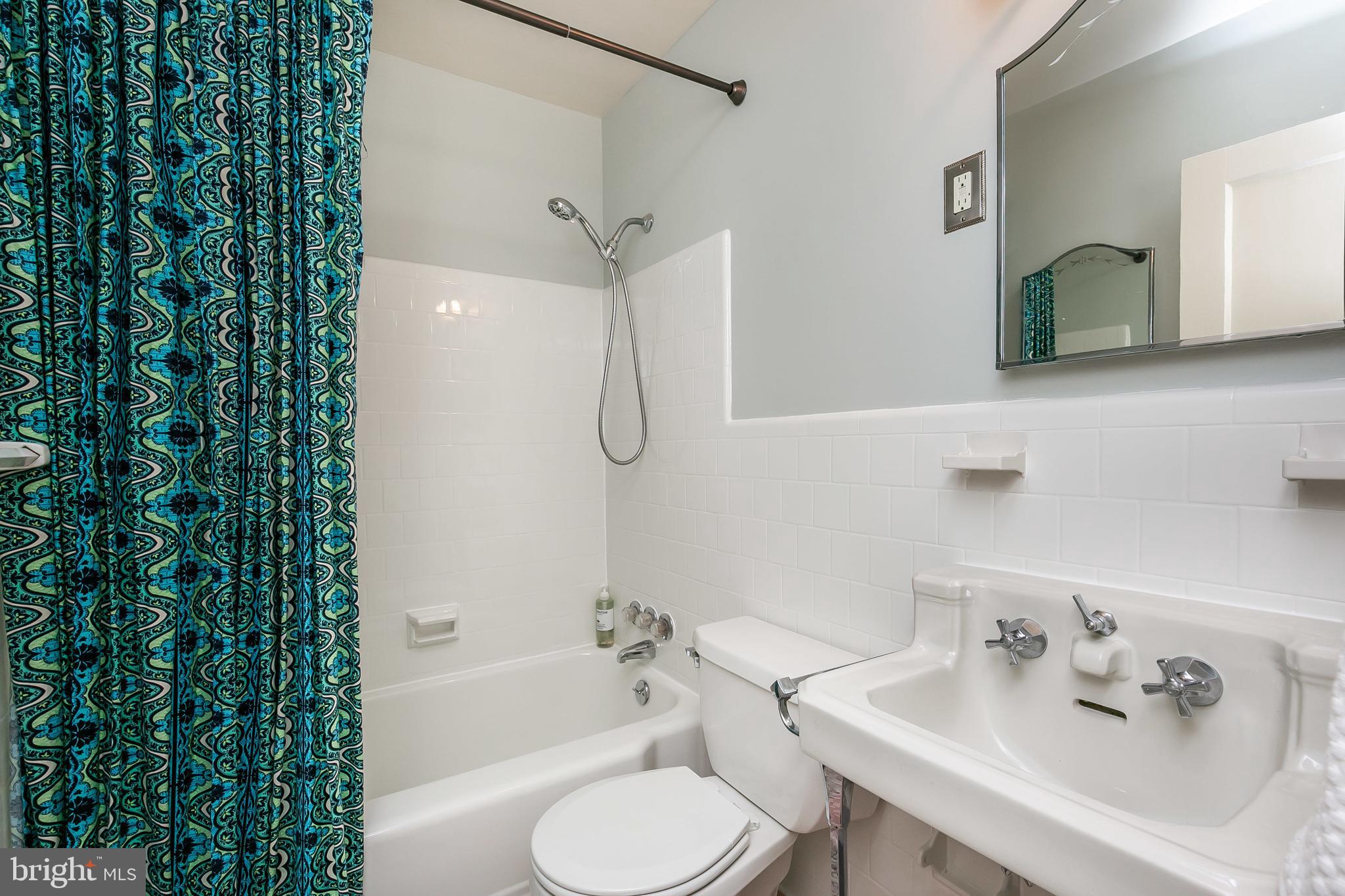630 Piccadilly Road Towson, MD 21204 - Photo 27 of 38 Master Bath