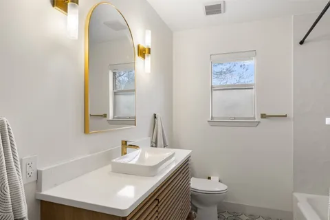 $497,500 | 1001 East Applegate Drive, Austin, TX 78753