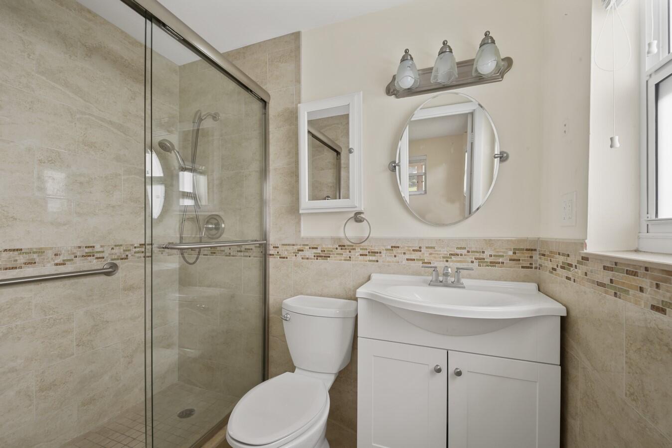 227 Cardinal Lane Delray Beach, FL 33445 - Photo 14 of 33 2nd Bathroom