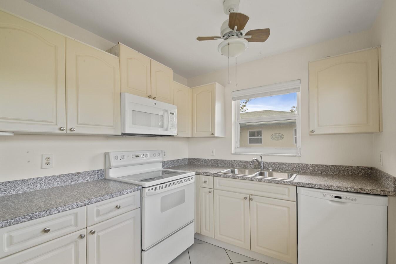 227 Cardinal Lane Delray Beach, FL 33445 - Photo 6 of 33 Kitchen