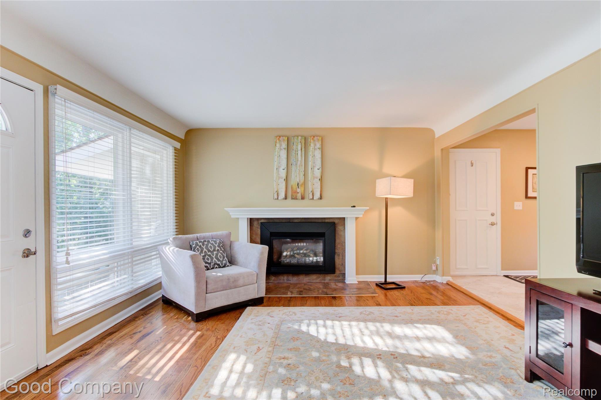 28310 Quail Hollow Road Farmington, MI 48331 - Photo 5 of 52 28310 Quail Hollow Rd.-05
