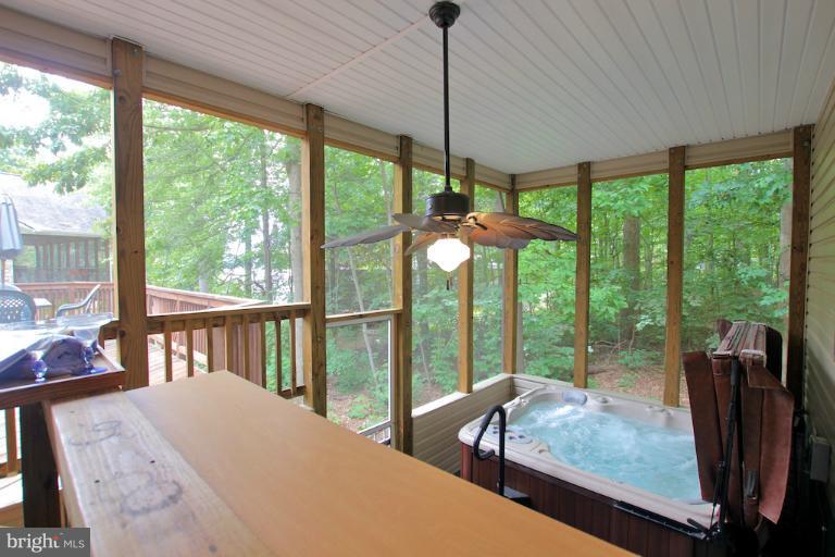 108 Federal Road Locust Grove, VA 22508 - Photo 7 of 29 Beautiful, clean & easy to maintain hot tub!
