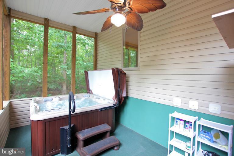 108 Federal Road Locust Grove, VA 22508 - Photo 10 of 29 Love your hot tub!