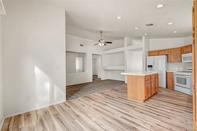 $2,040 | 9573 Paradise Road, Las Vegas, NV 89123