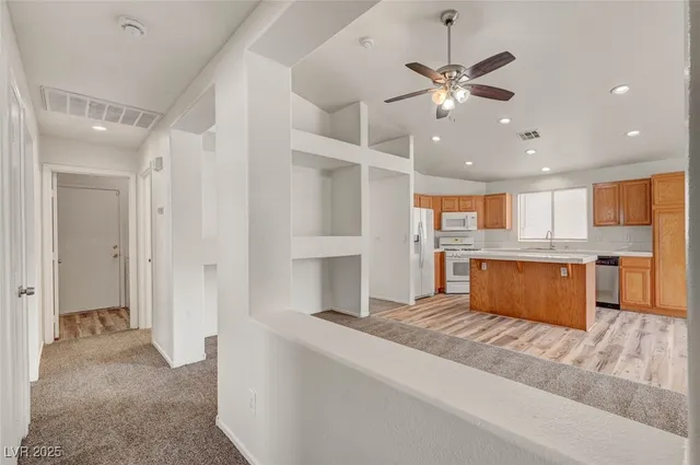 $2,040 | 9573 Paradise Road, Las Vegas, NV 89123